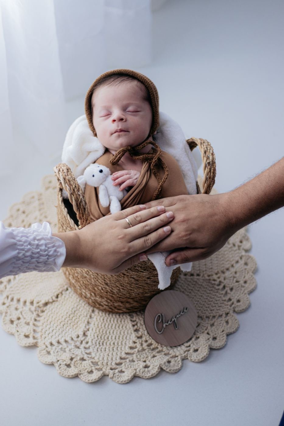 Detalhe das mãos do bebê